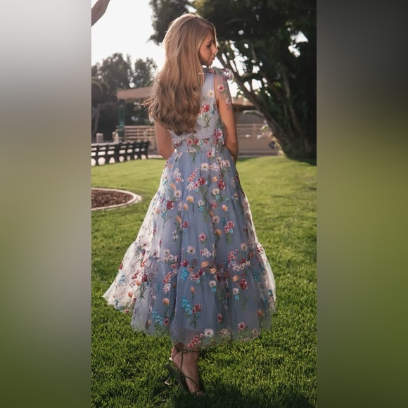 New JessaKae Margaret v-neck embroidered floral midi dress in blue - Picture 3 of 10